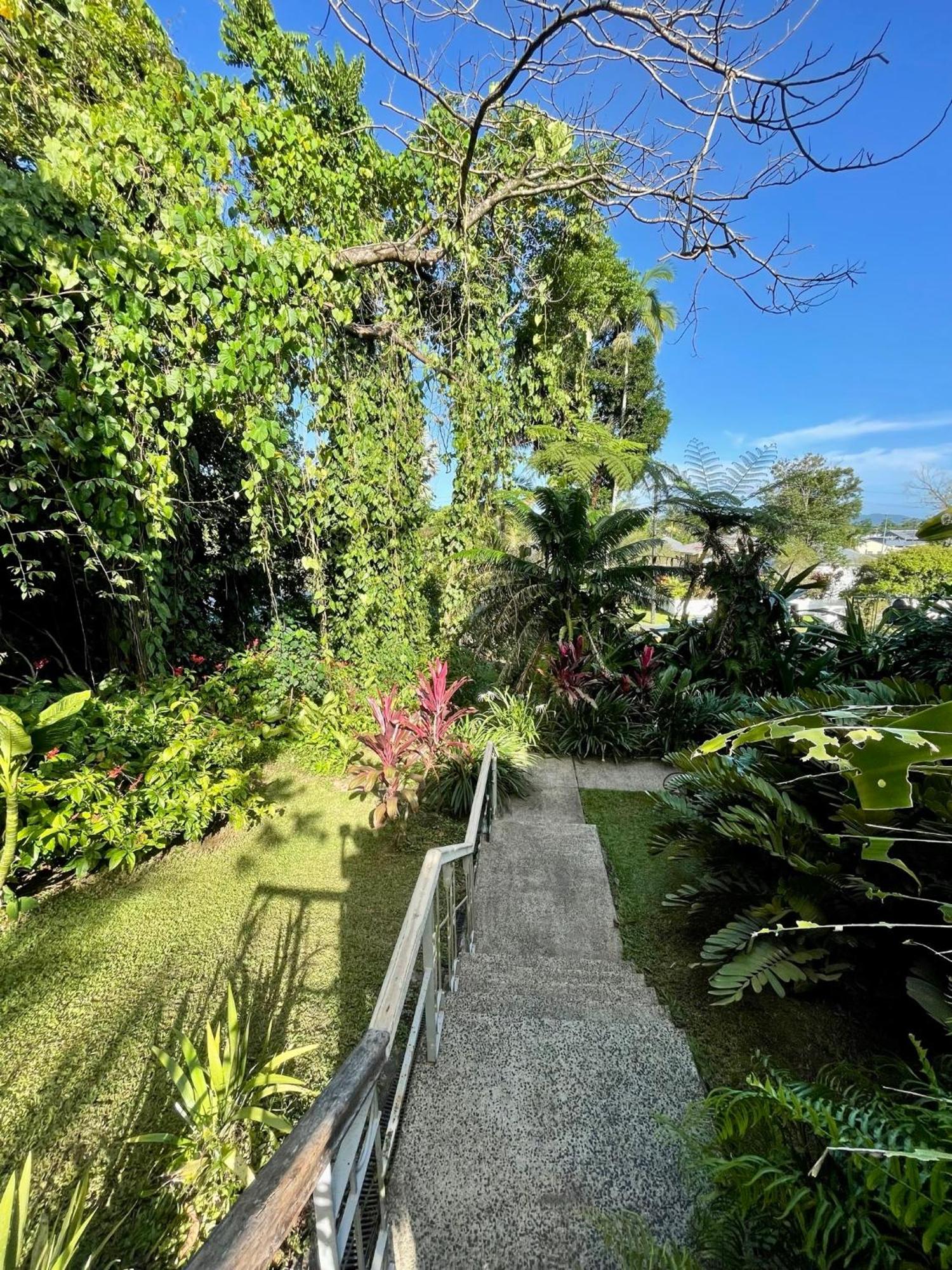 Hotel Babinda Quarters Extérieur photo