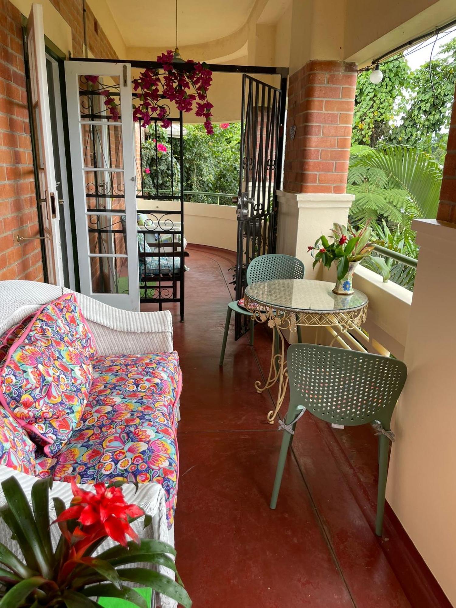 Hotel Babinda Quarters Extérieur photo